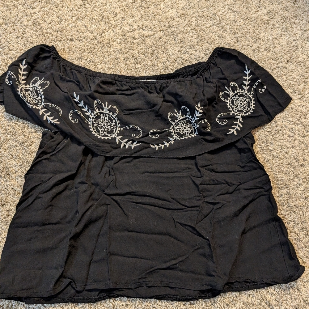 5/$20 Cato off the shoulder boho top
